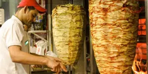 10 Types Of Shawarma Eaters We Find In Dubai