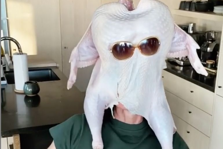 Watch Courtney Cox Recreate Monica Geller’s Famous Turkey Dance On Thanksgiving