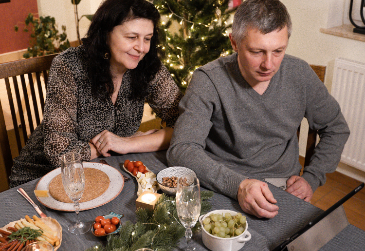 Attending Or Hosting A Virtual Holiday Party? Here’s What You Should Keep In Mind