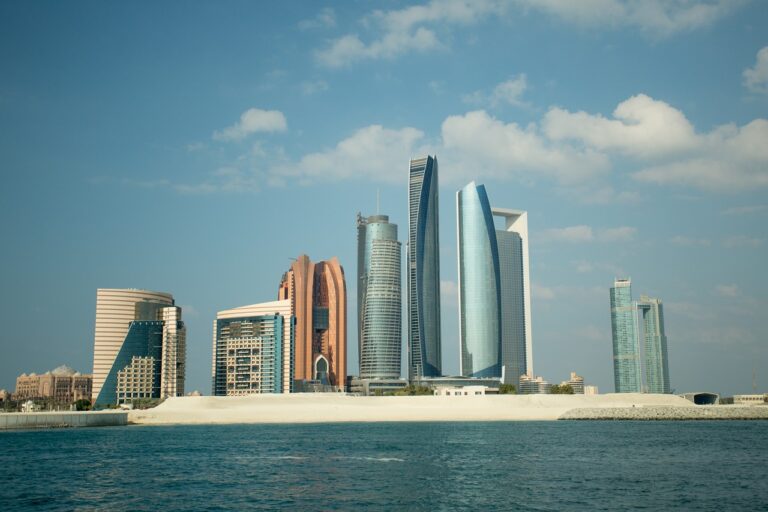 abu-dhabi-1177898_1280