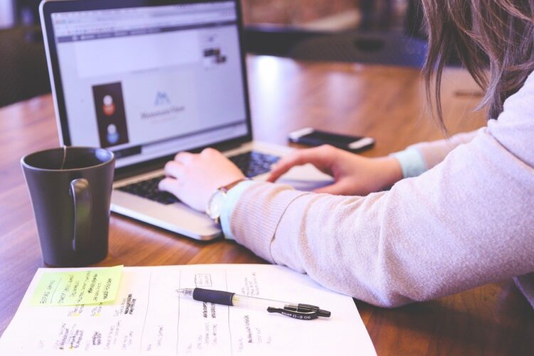 How To Save Yourself From Laptop Aches?
