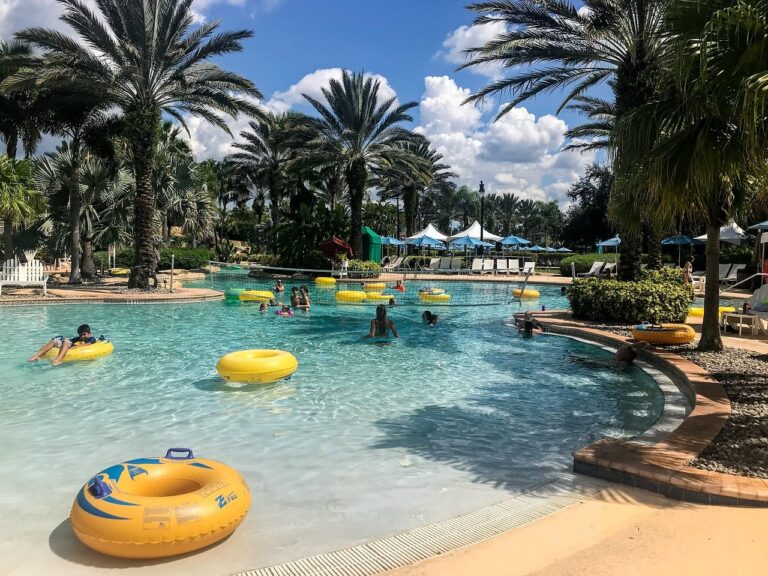 water-park-3715117_1280