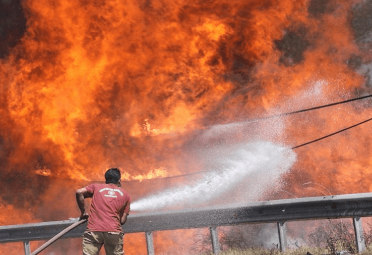 Raging Wildfires In Turkey, Threatens Resorts, Forces Tourists To Evacuate