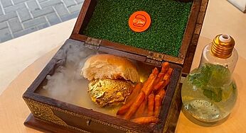 O’Pao In Dubai Launches The World’s First 22 Karat Gold Vada Pav