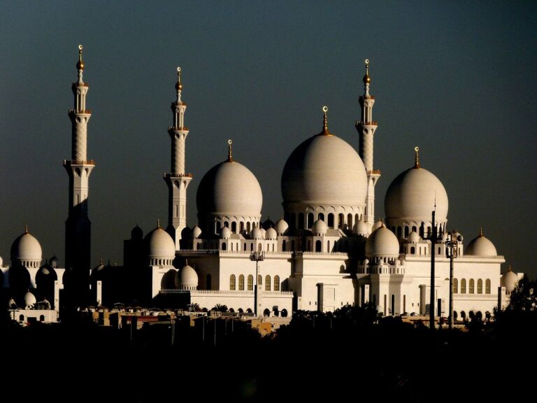 abu-dhabi-1415230_1280