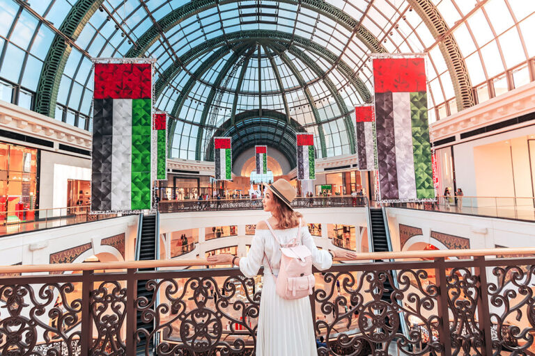Mall-of-the-Emirates-inside-Dubai-shopping-UAE-United-Arab-Emirates