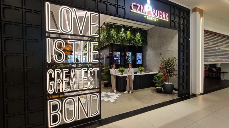 CZN Burak Gurme Entrance