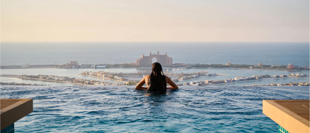 For Less Than AED 200 Enjoy A 3-Course Lunch At AURA Skypool With 360° Views Of Dubai