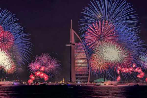 5 Places To Watch Dazzling Eid Al Fitr Fireworks Shows In Dubai & Abu Dhabi