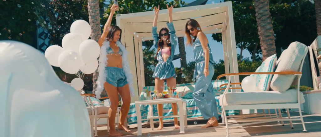 Palazzo Versace Is Hosting A pyjama Pool Party - Here's How You Can Be Invited