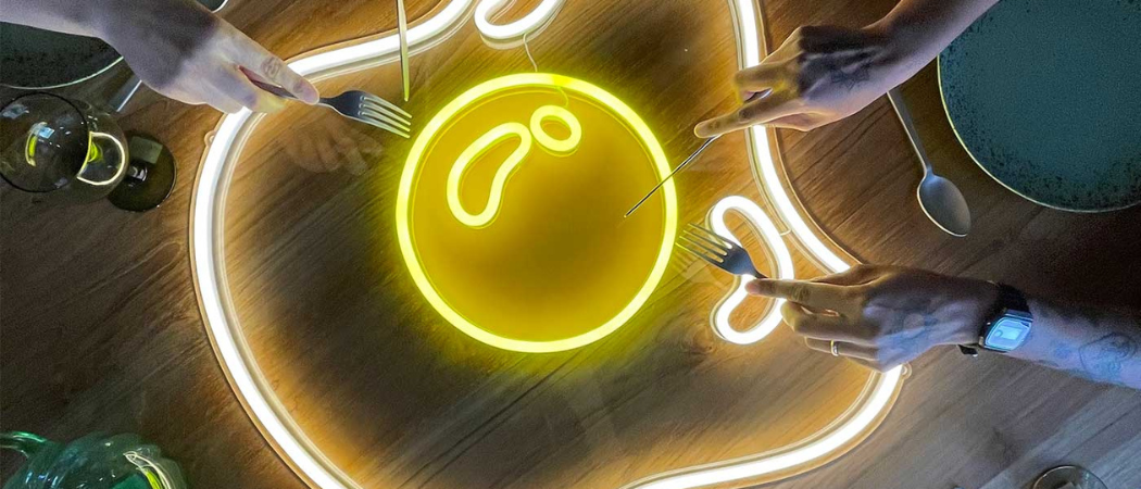 Fizz Creations Make Your Own Neon Green Moving Light: Kit Creativo Con 3 Metri Di Luce Blu Flessibile, Alimentazione USB, Per Decorazioni Interne