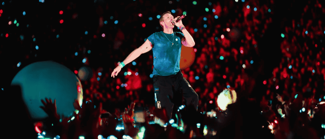 5 Viral & Heartwarming Fan Interactions With Chris Martin At The Coldplay Abu Dhabi Shows