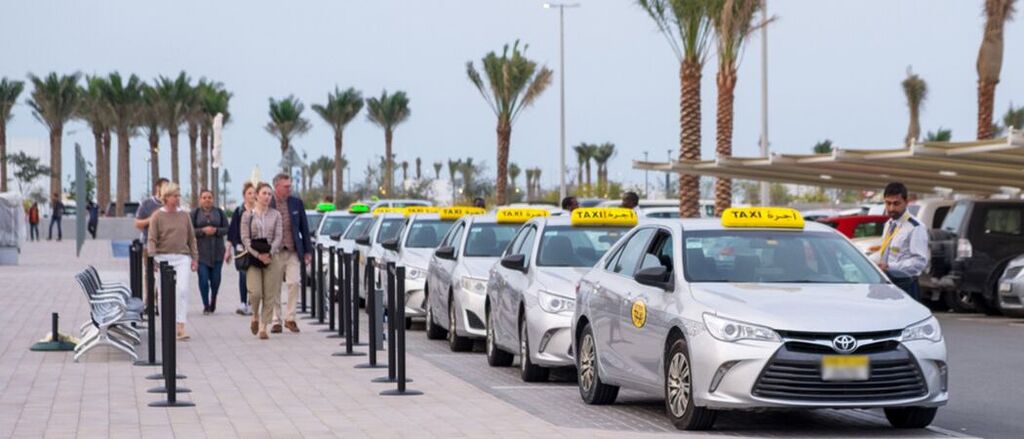 Your Guide To Getting Around Abu Dhabi By Taxi For Your Coldplay Concert