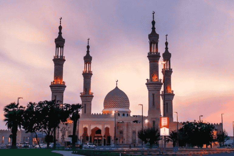 10 Beautiful Mosques You Must Visit Around UAE This Ramadan