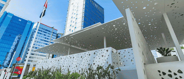 First In UAE: Abu Dhabi Now Has An Outdoor Walkway With Air Conditioning Beneath Your Feet!