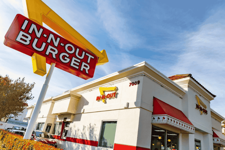 In-N-Out Burger Pop-Up Is Back In Ibn Battuta For 1 Day And Here Are 5 Reasons Why You Shouldn't Miss It!