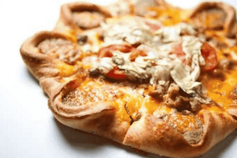 7 Bizarre Pizzas in the UAE - Would You Dare to Try These?