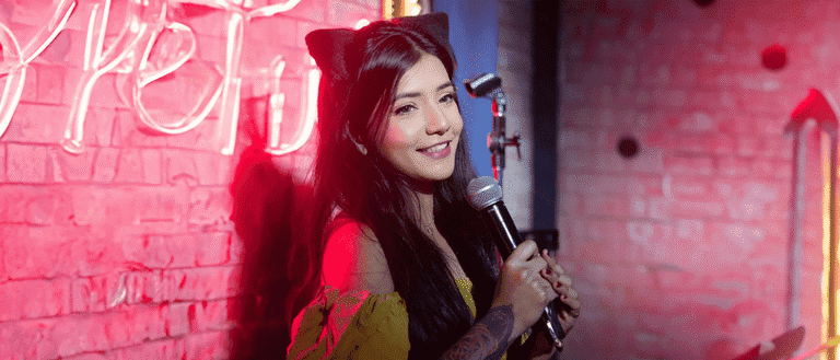 Hellarious Hits The Stage As Saaniya Abbas Performs In Dubai Before Taking Over The Fringe, Edinburgh