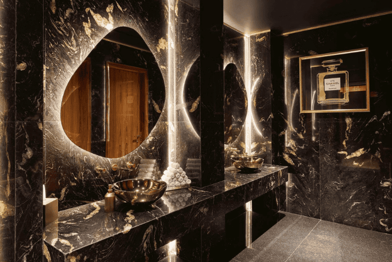 Just Here For The Selfies - 8 Dubai Washrooms So Aesthetic That You'll Forget They're Actually Washrooms