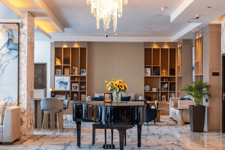 Authors Lounge At Voco Bonnington Dubai 