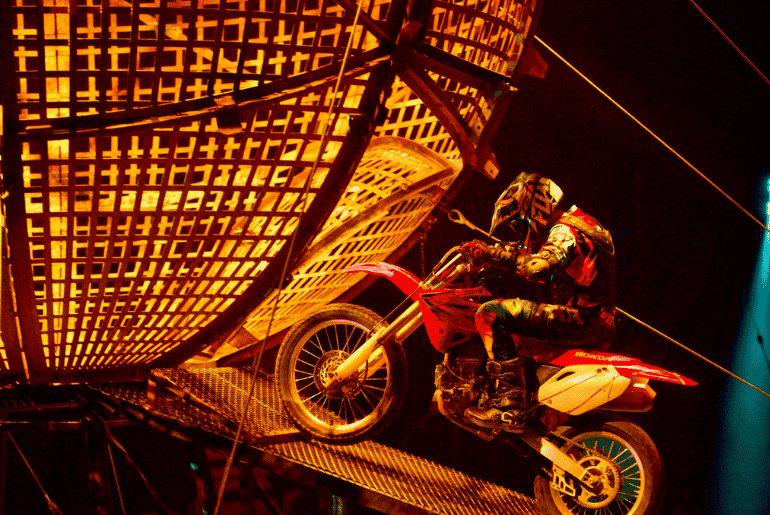 Pluma circus Dubai